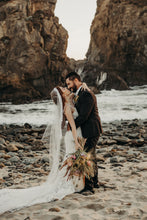 Load image into Gallery viewer, Amara