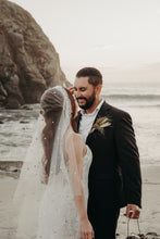 Load image into Gallery viewer, Amara